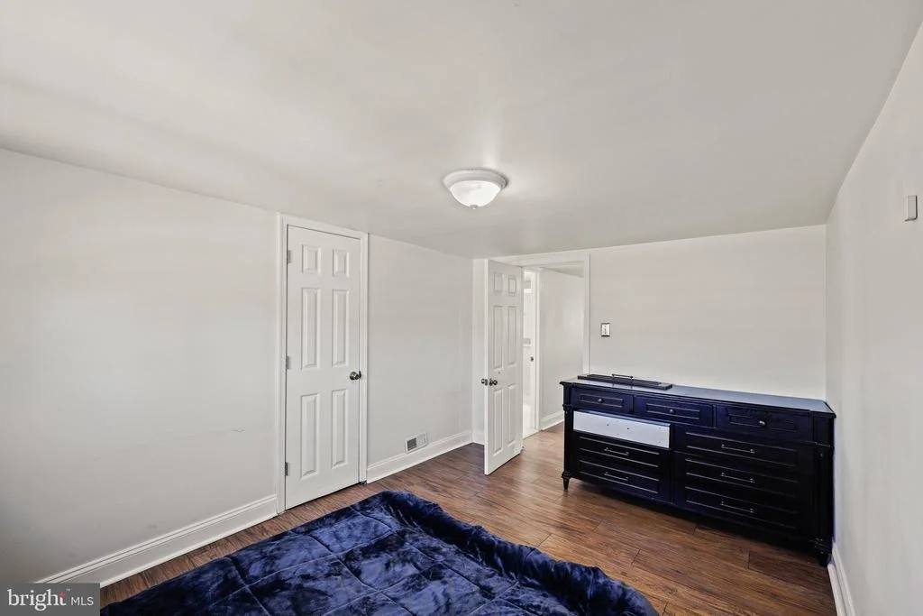 Photo of 1014 LEEDS AVENUE