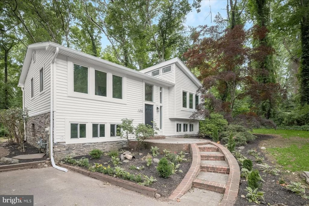 Photo of 1252 TAMARACK TRAIL