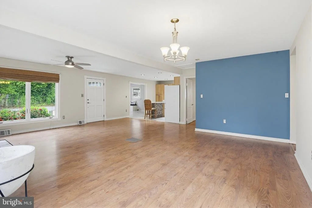 Photo of 1465 RIDGEWAY