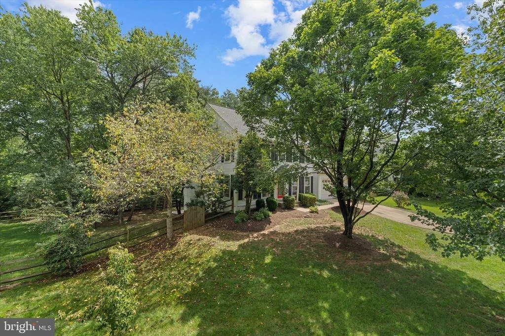 Photo of 15251 EAGLE TAVERN WAY