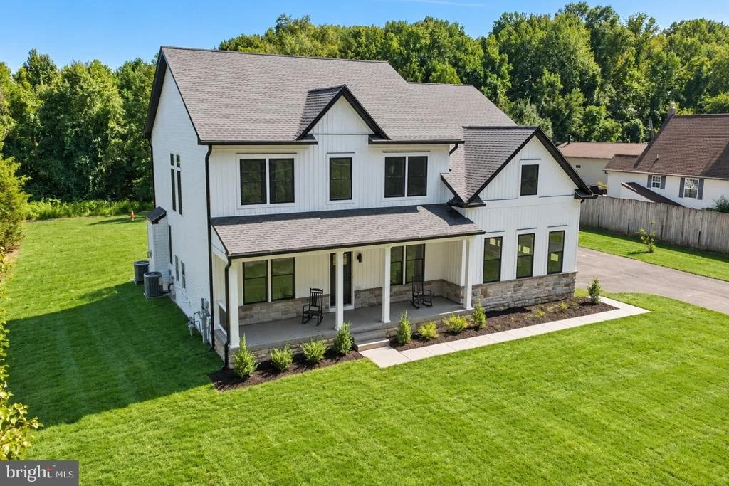 Photo of 1909 MITCHELL DRIVE