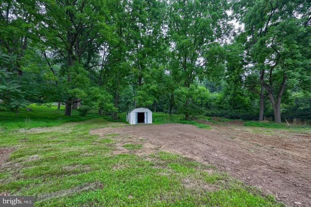 Photo of 1384 ROUNDTOP ROAD
