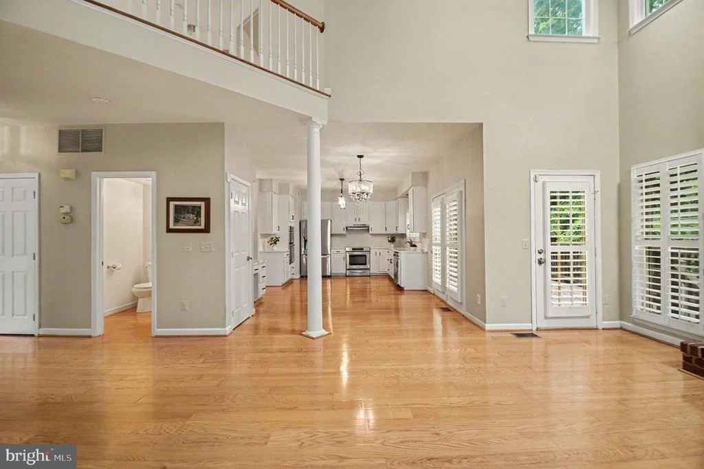 Photo of 7182 BREWSTER LANE
