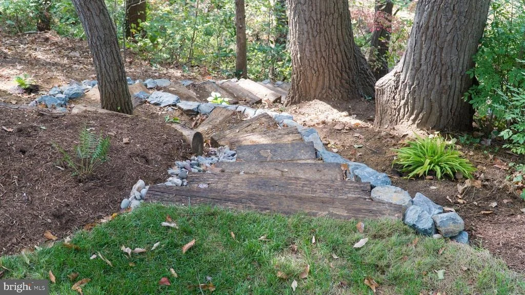 Photo of 329 DEWEY DRIVE