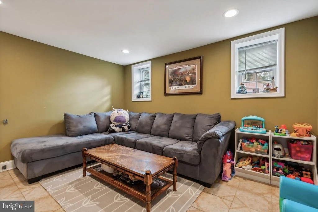 Photo of 18916 WHITE OAK DRIVE