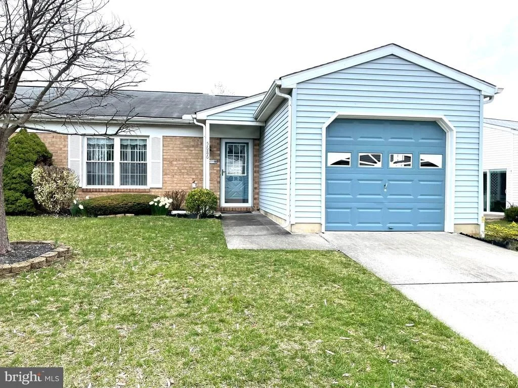 Photo of 5686 BARBERRY COURT