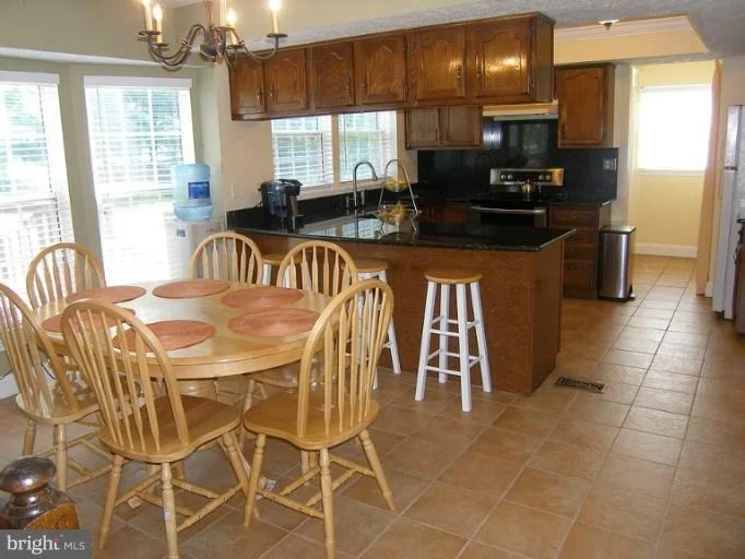 Photo of 125 BOOKHAM LANE