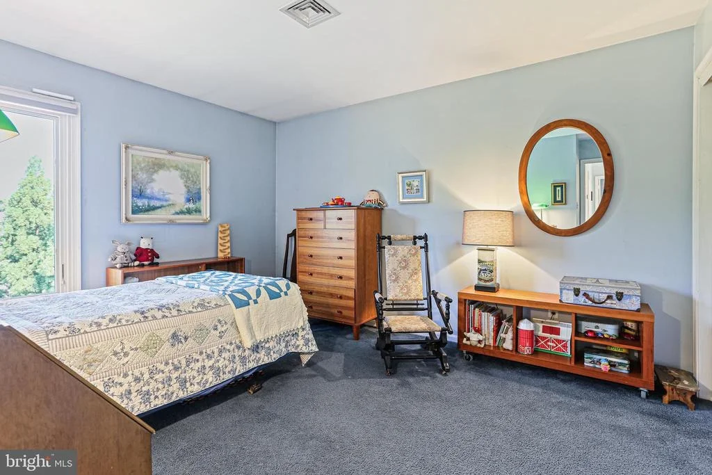Photo of 8668 FELSVIEW DRIVE