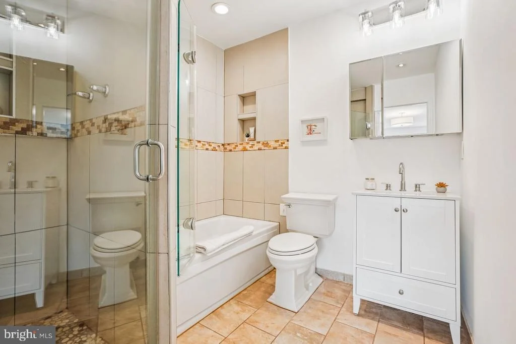 Photo of 1124 G STREET NE