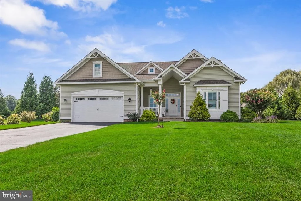 Photo of 24860 MISTLETOE DRIVE