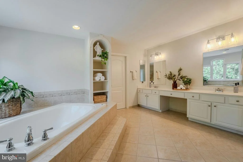 Photo of 17301 ROUNDMONT PLACE