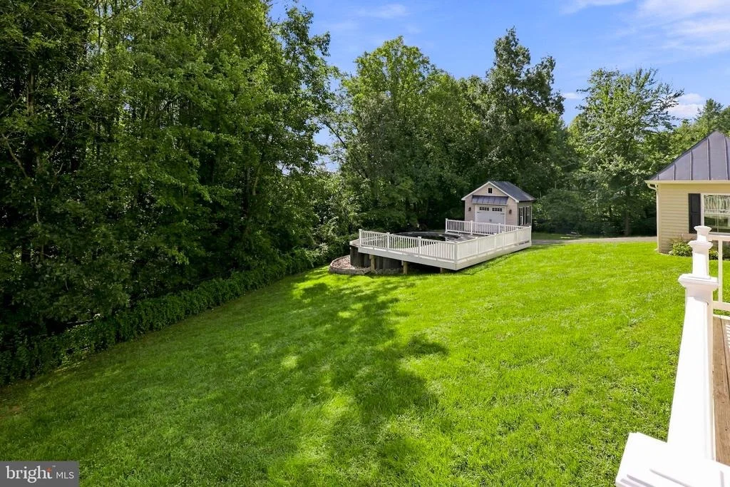 Photo of 7135 LEEDS MANOR ROAD