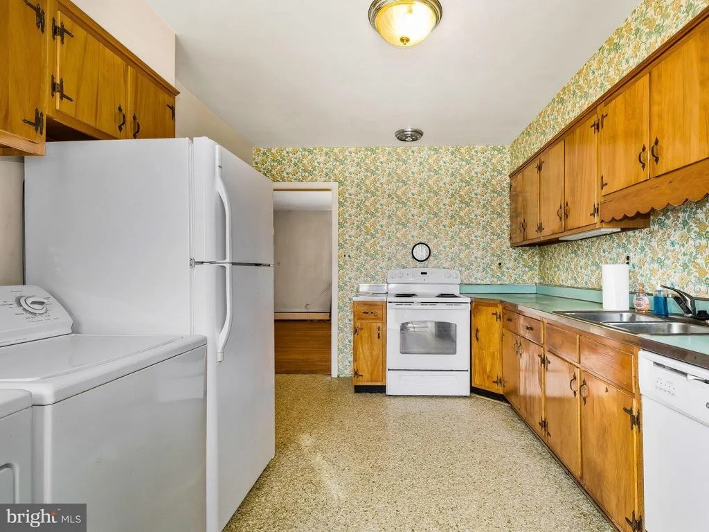 Photo of 17305 BATCHELLORS FOREST ROAD