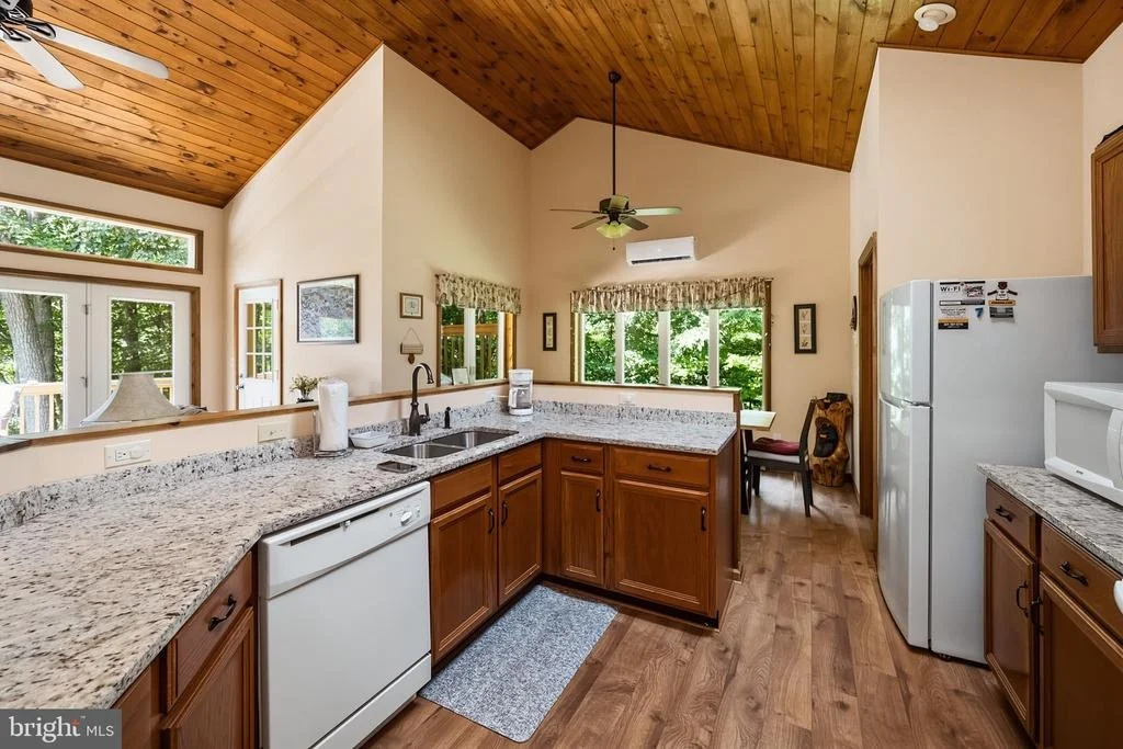Photo of 365 PINNACLE DRIVE