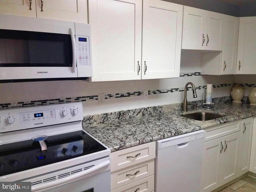 Photo of Unit 1615 at 15101 INTERLACHEN DRIVE