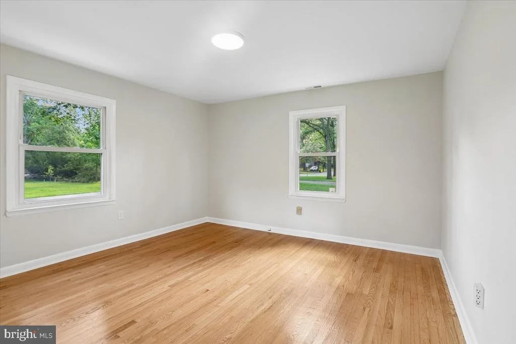 Photo of 833 MEADOW ROAD