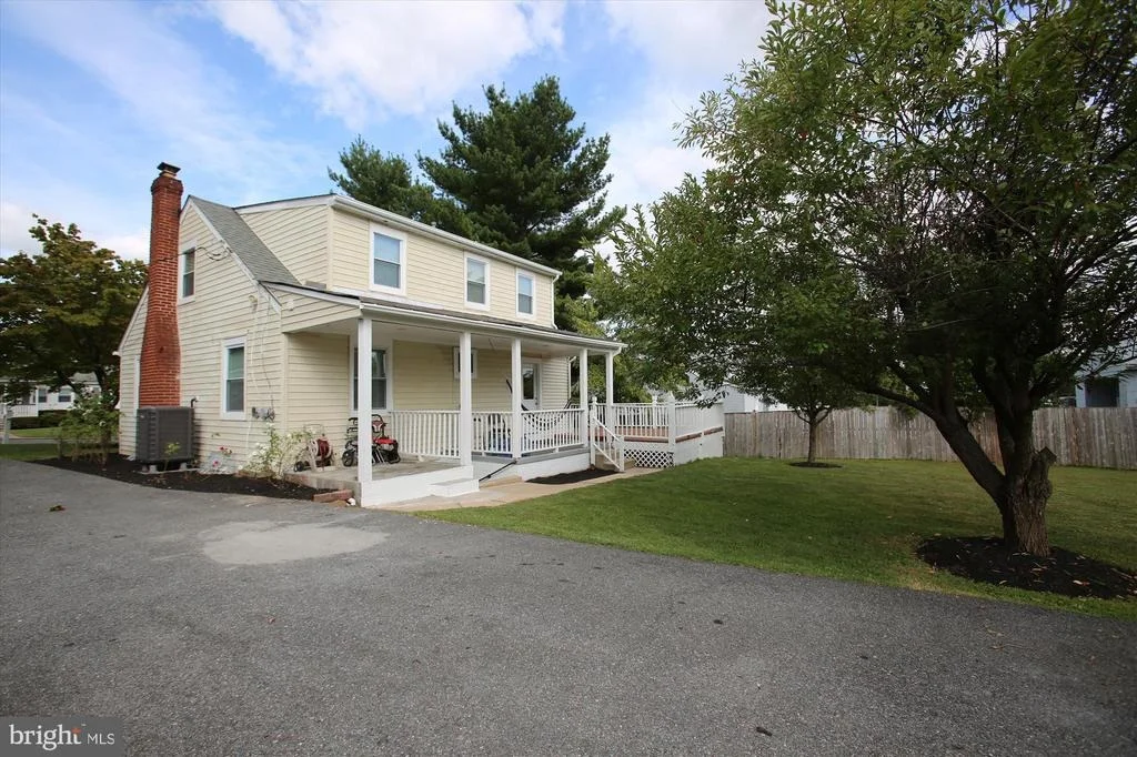 Photo of 904 OAK STREET