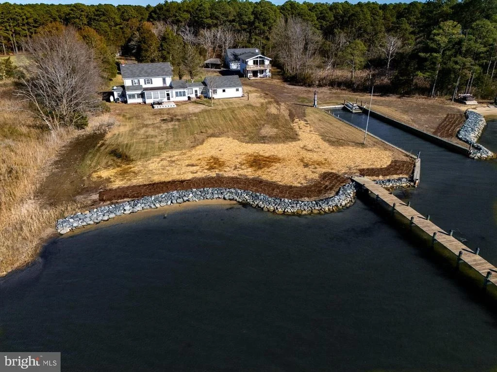 Photo of 1308 TOWN POINT ROAD