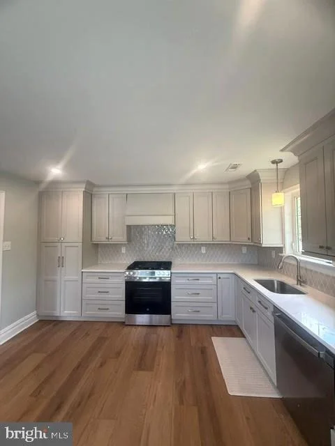 Photo of 117 MAPLE LEAF CIRCLE