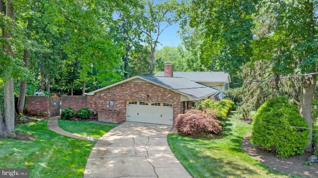 Photo of 4401 DOLPHIN LANE