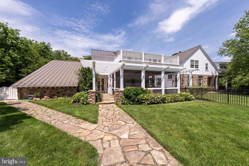 Photo of 8133 GEORGETOWN PIKE