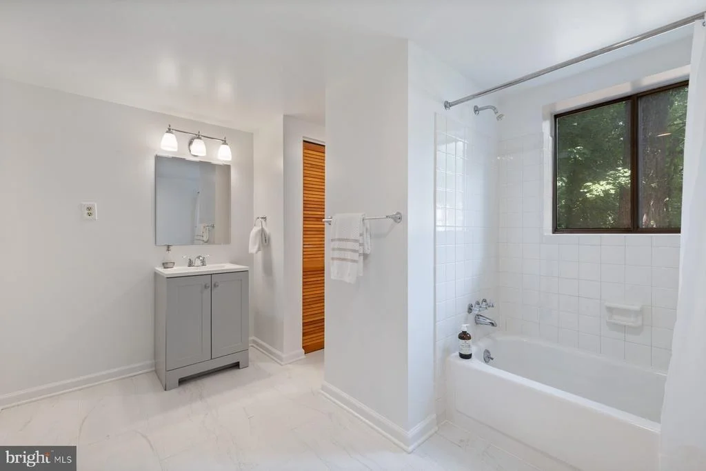 Photo of 7710 HUNTMASTER LANE