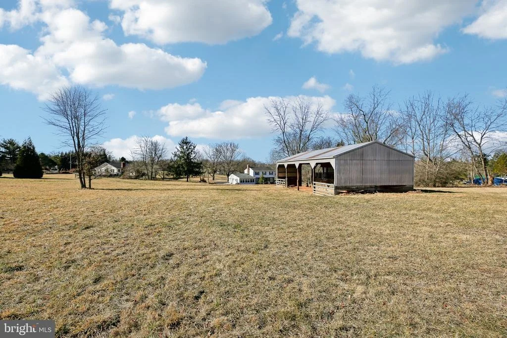Photo of 2139 DAISY ROAD