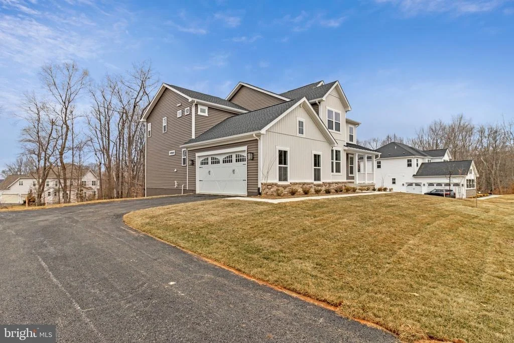 Photo of 2000 ARAM DRIVE
