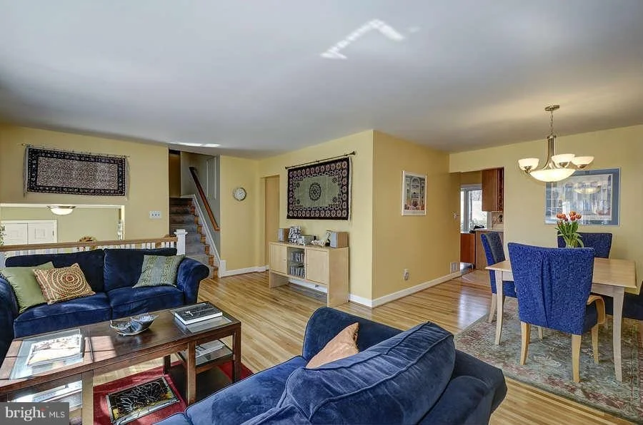 Photo of 6146 ROXBURY AVENUE