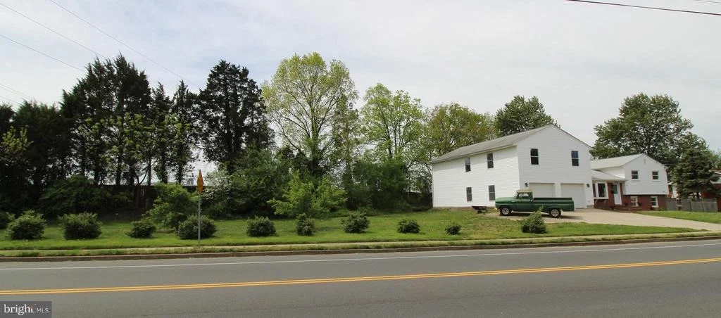Photo of 10311 LOMOND DRIVE