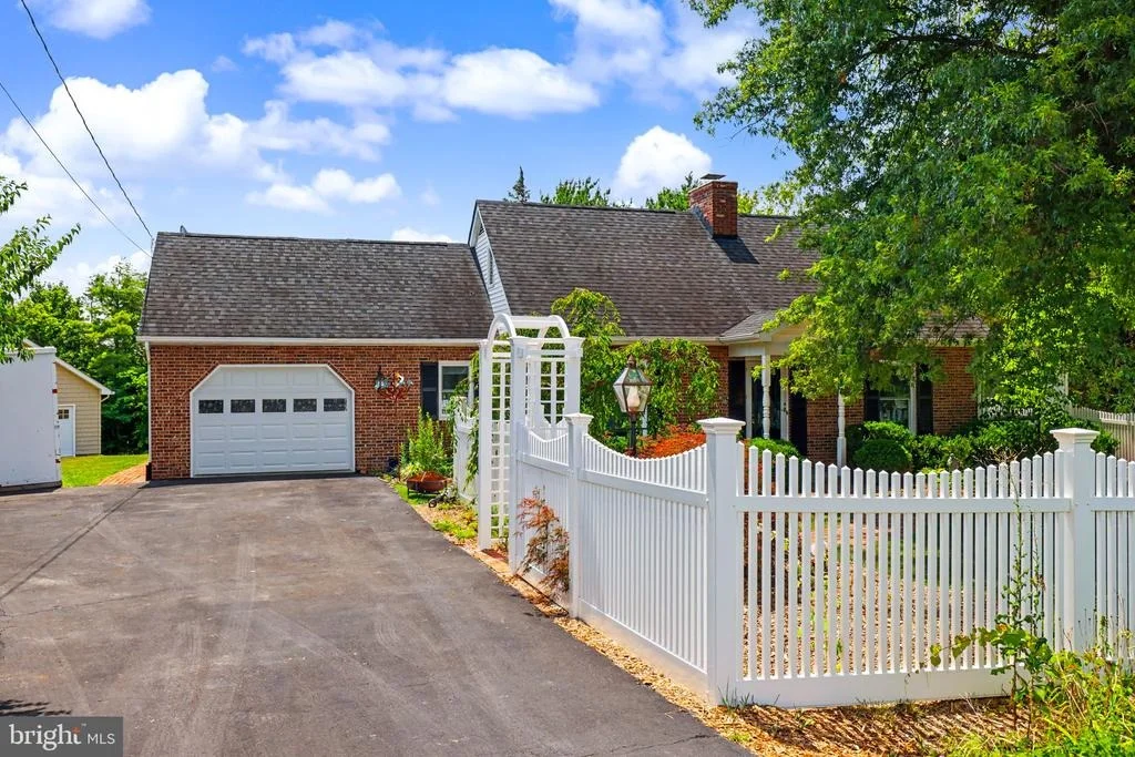 Photo of 2105 SHAWN DRIVE