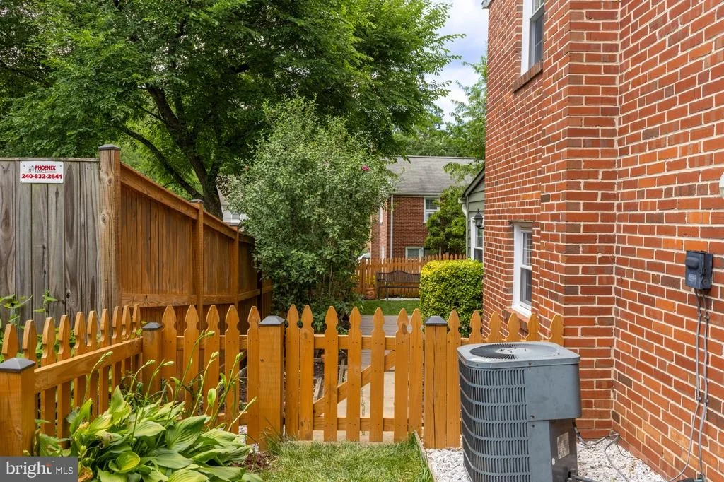 Photo of 1607 BALLARD STREET