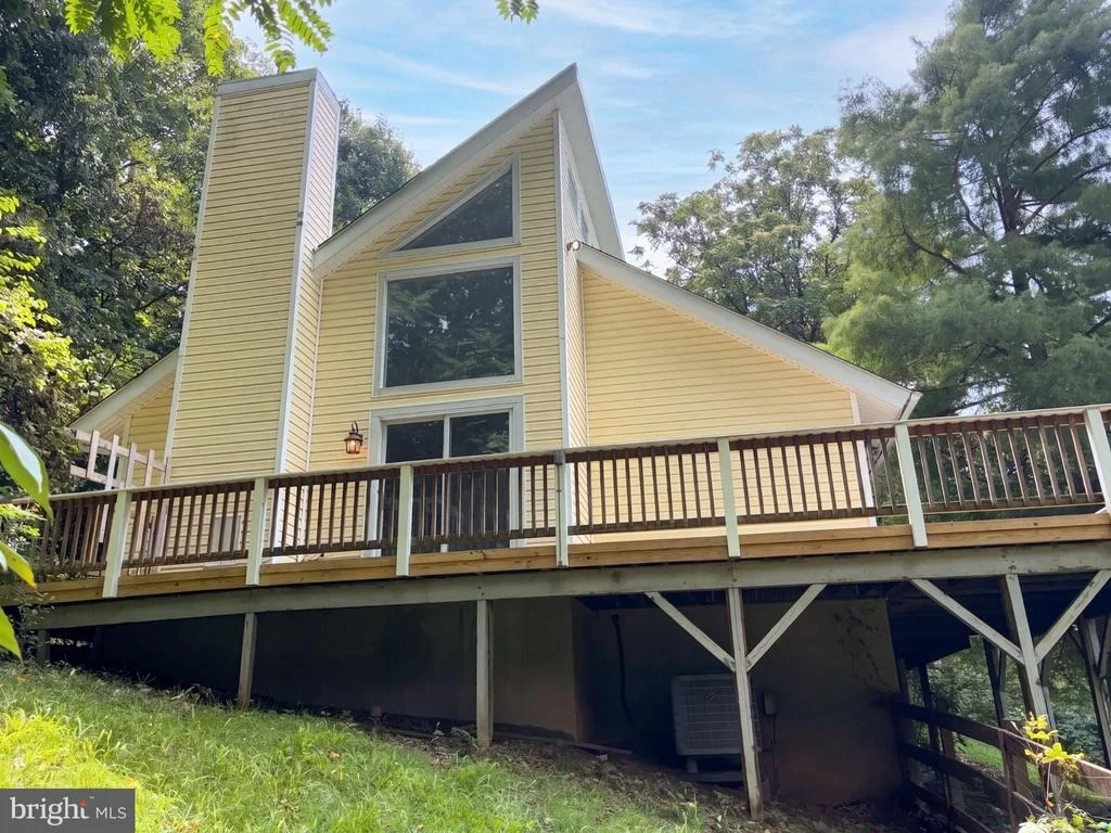 Photo of 542 JONATHAN ROAD