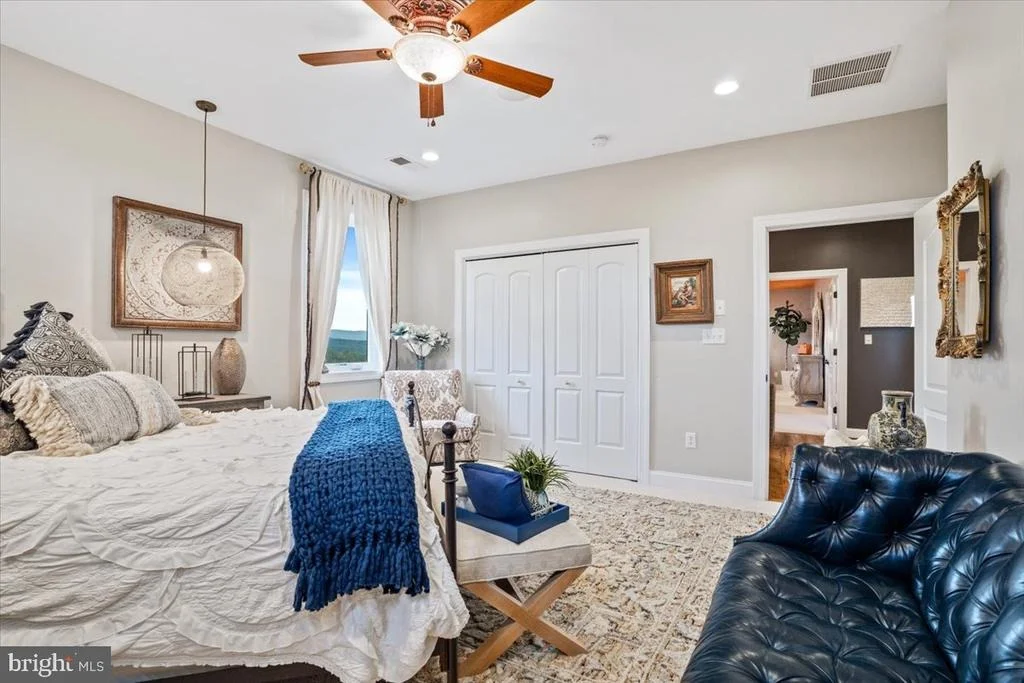 Photo of 10110 EASTERDAY COURT