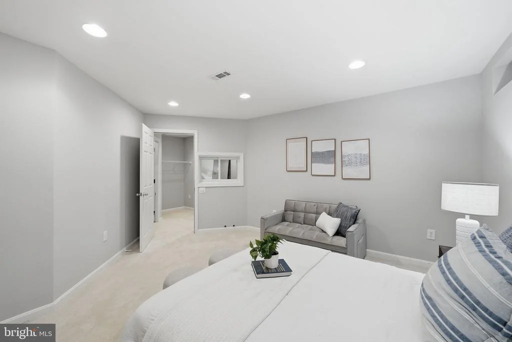 Photo of 44028 TAVERN DRIVE