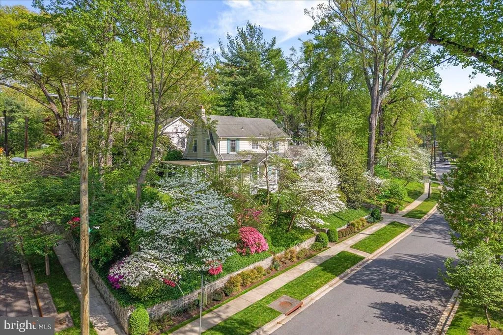 Photo of 7109 MEADOW LANE