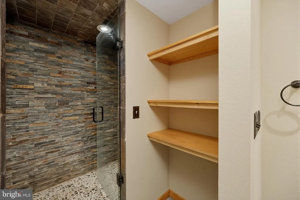 Photo of 253 GLEANINGS DRIVE