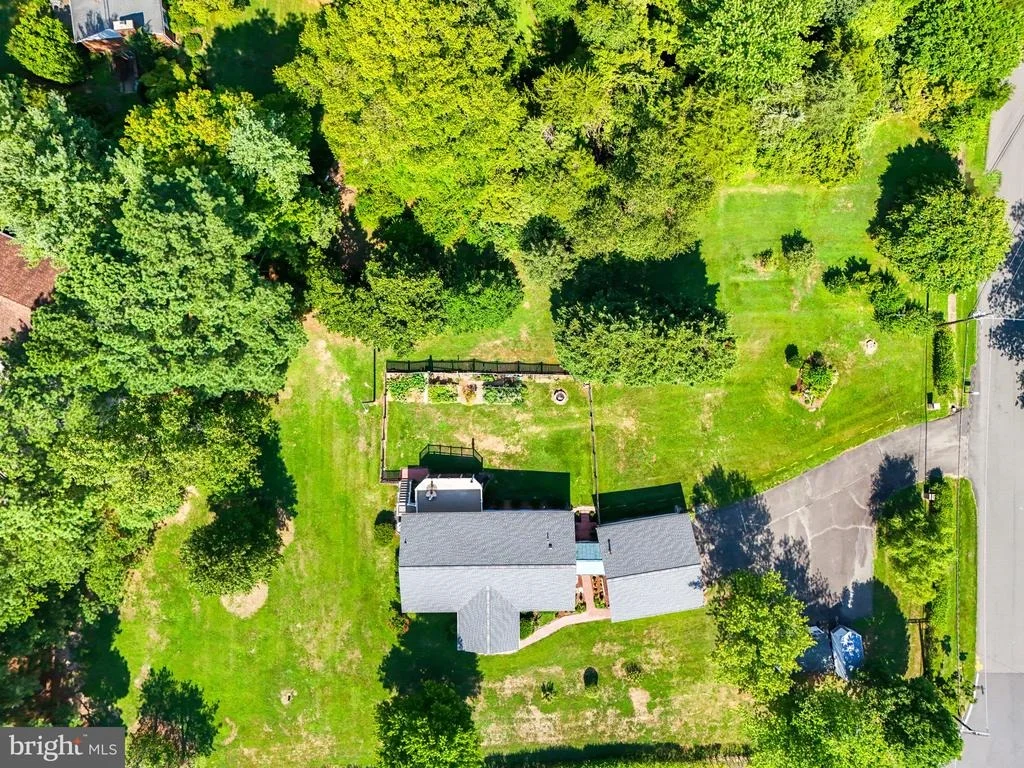 Photo of 8132 HILLCREST DRIVE