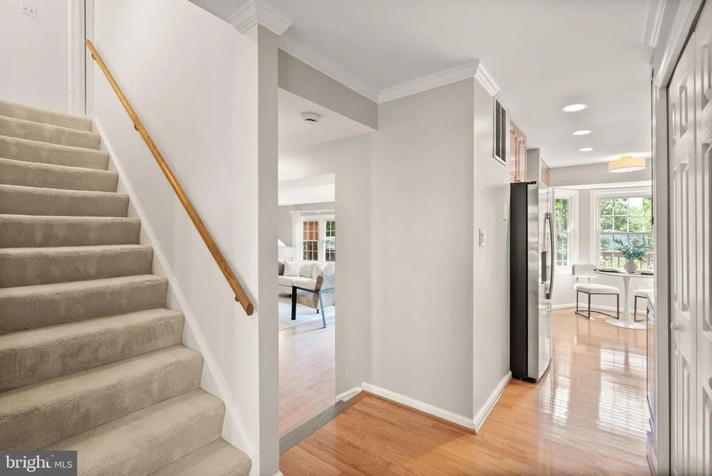 Photo of 8906 TAILCOAT COURT
