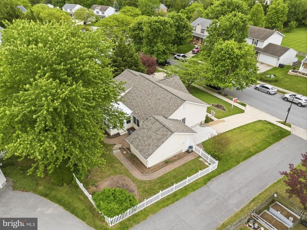 Photo of 704 COLLIER COURT