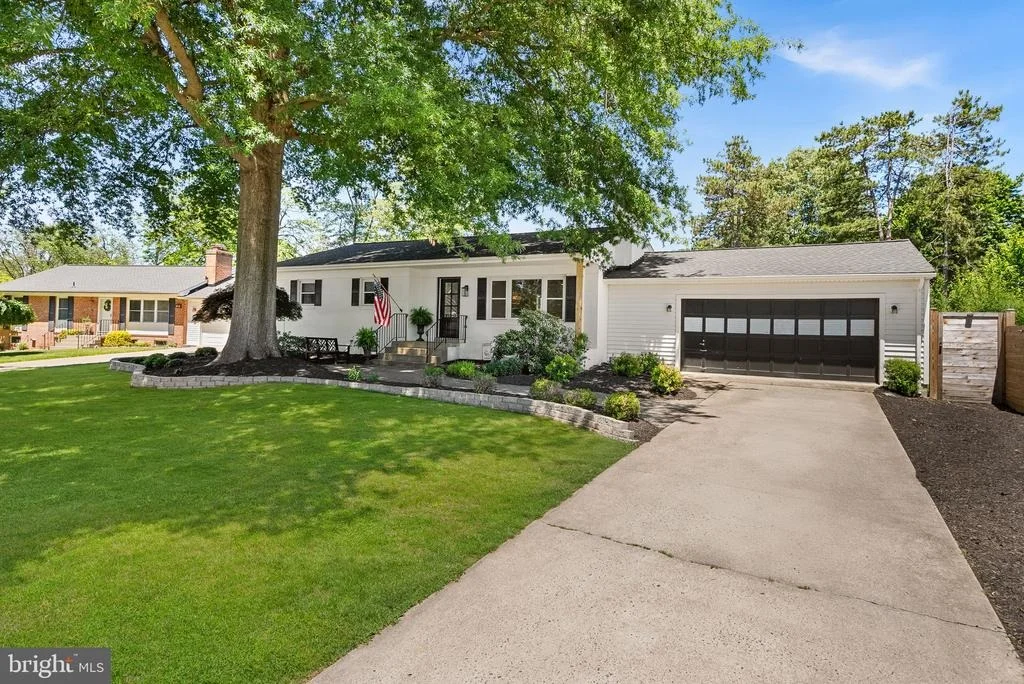 Photo of 10 HAMILTON TERRACE DRIVE