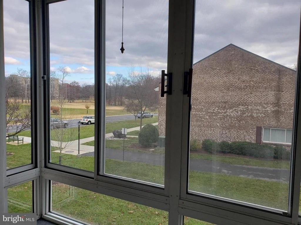 Photo of Unit 72D at 3600 GLENEAGLES DRIVE