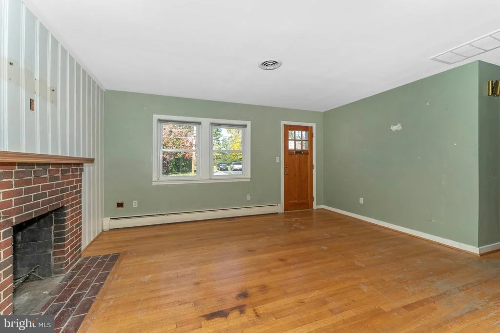 Photo of 406 LEE PLACE