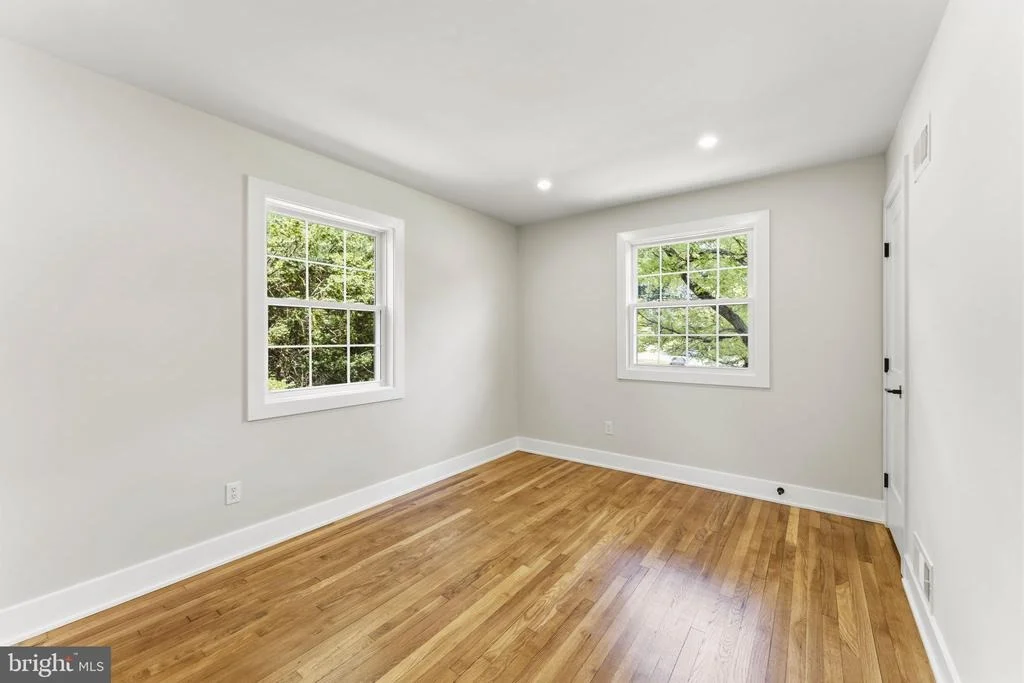 Photo of 2610 SILVERDALE DRIVE