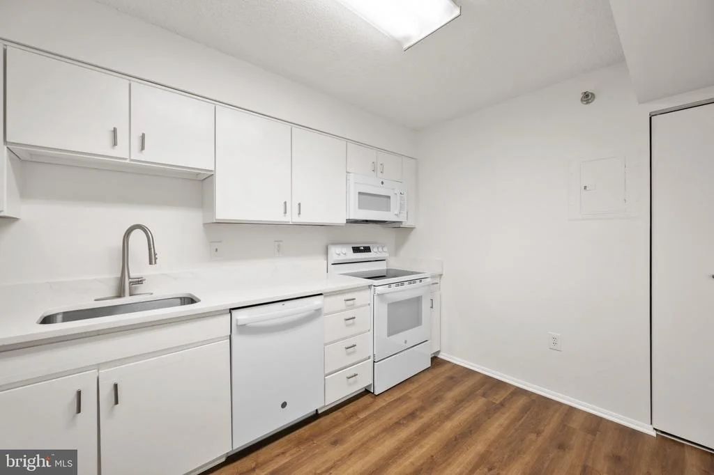 Photo of Unit 3601 at 15115 INTERLACHEN DRIVE