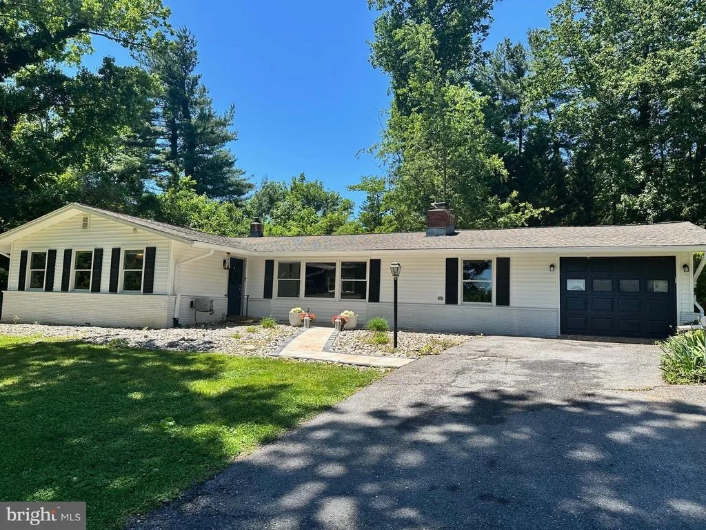 Photo of 3654 MACALPINE ROAD