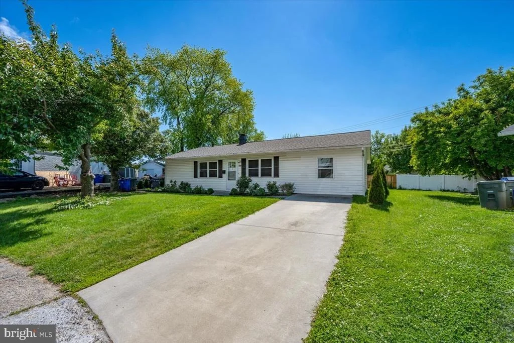 Photo of 302 MANOR COURT