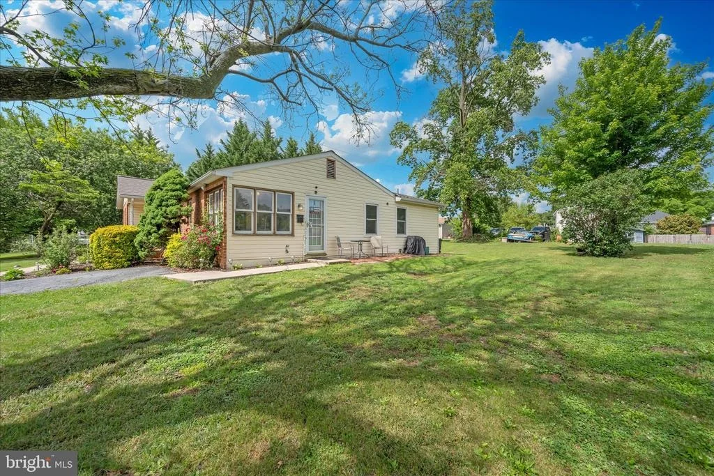 Photo of 7 DELLA LANE