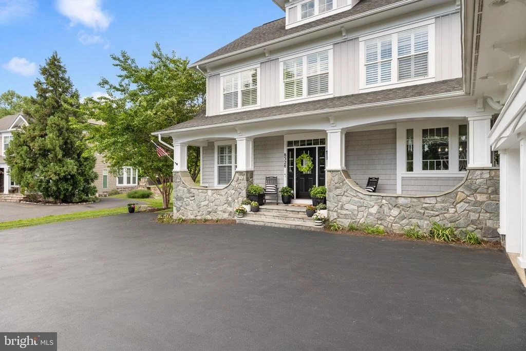 Photo of 8328 PINE KNOTT COURT