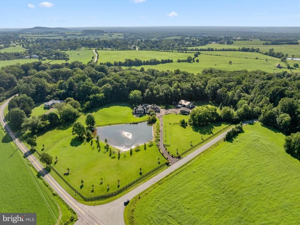Photo of 19427 ROLLING HILLS DRIVE